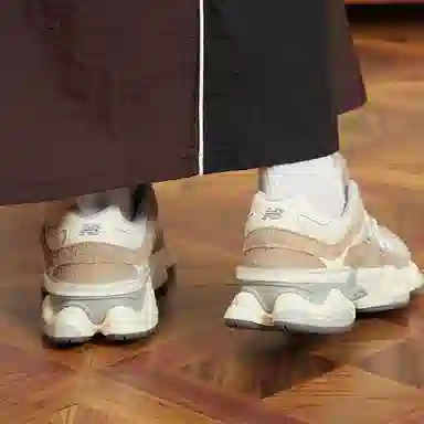 New Balance 9060 Driftwood