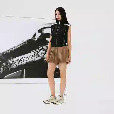 New Balance 2002R Beige