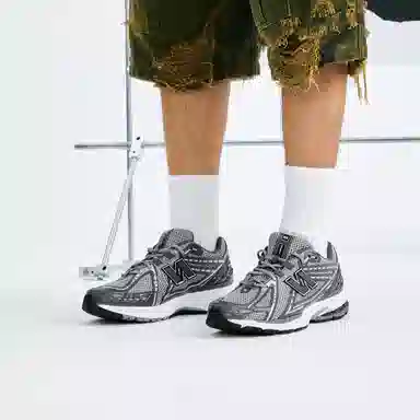 New Balance 1906R Grey