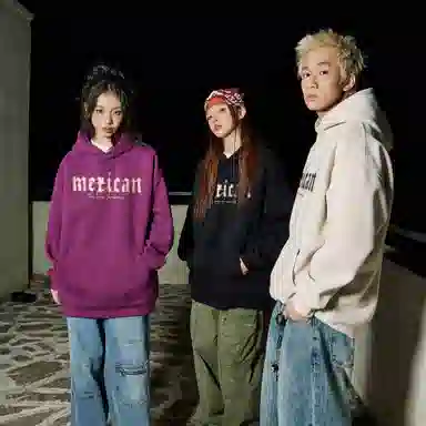 稻草人 美式复古做旧报纸玫瑰花卉字母涂鸦印花宽松休闲重磅外套舒适亲肤百搭打底连帽套头长袖卫衣 男女同款