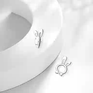 牧言 甜美可爱森系简约小众设计高级感 光面立体镂空不对称十二生肖兔二十 合金 兔子胡萝卜耳钉 女款