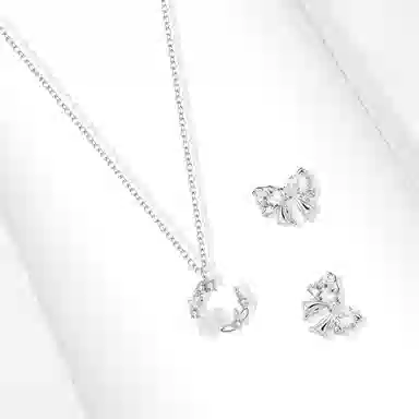 牧言 蝴蝶结山茶花套装 森系气质精致小众浪漫高级感 闪耀爱心花边在逃公主耳饰幻彩花朵弯月锁骨链璀璨爱心蓝蝶手饰 合金 耳钉 女款