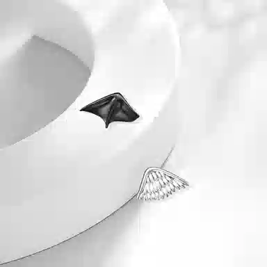 牧言 冷淡风中性简约小众设计高级感 立体不对称翅膀日常百搭耳饰 合金 天使与恶魔耳钉 男女同款情侣款