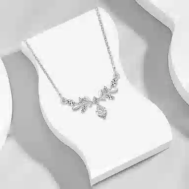 GIFU Laurel Flower Necklace