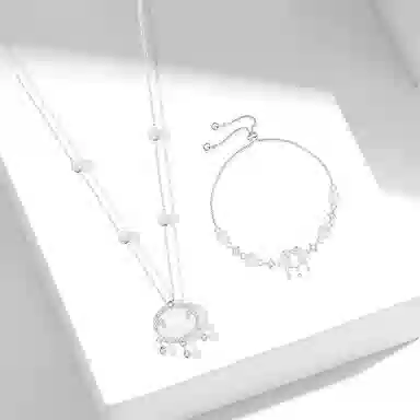 牧言 复古气质简约小众设计高级感 光面立体闪耀祥云如意锁流苏锁骨链手饰 好运 琉璃 项链 女款