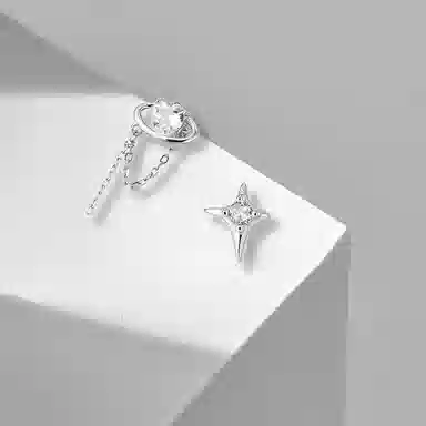牧言 四芒星爱心 冷淡风甜酷 小众高级感 不对称不规则星芒环绕心形流苏耳饰 怦然心动 耳钉 女款