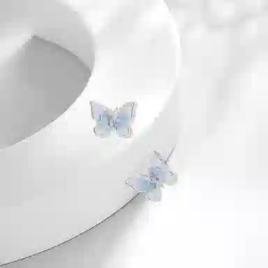 牧言 冷淡风气质简约小众设计高级感 光面立体碎石渐变蓝色蝶梦耳饰 合金 冰糖蝴蝶耳钉 女款