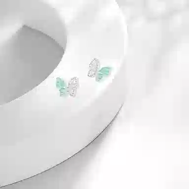 牧言 蝴蝶 森系气质简约小众设计高级感 光面立体不对称绿色镂空蝶梦耳饰 合金 耳钉 女款