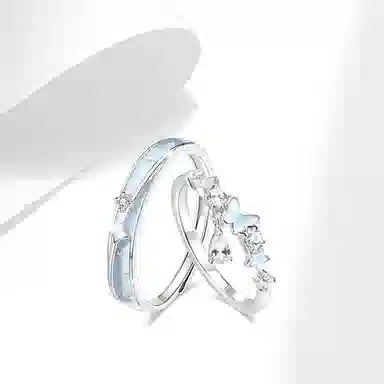 牧言 伴月蝶舞 森系气质简约小众设计高级感 光面立体交织四芒星幻彩星球蓝色星星蝴蝶夜光变色对戒可调节指环 合金 戒指 男女同款情侣款