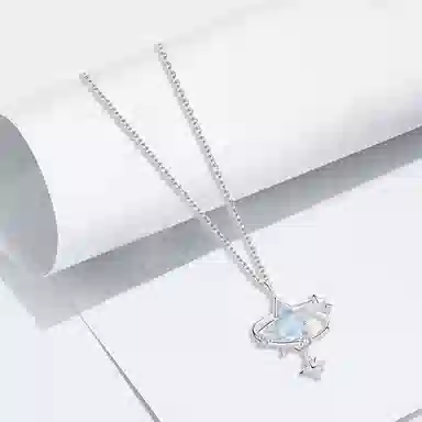 925