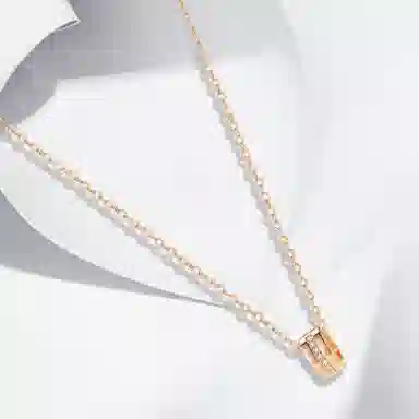 925