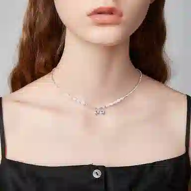 HMZ Butterfly Pearl Necklace