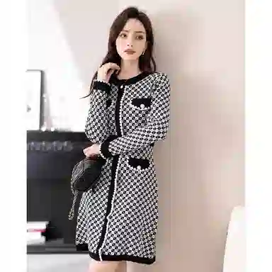 法文箱子 复古格子圆领修身针织长袖连衣裙 女款