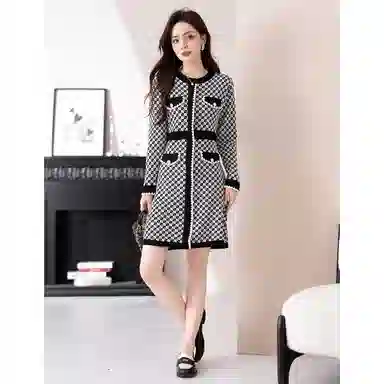 法文箱子 复古格子圆领修身针织长袖连衣裙 女款
