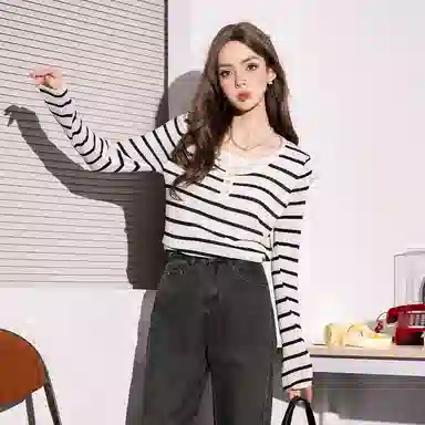 法文箱子 休闲条纹圆领长袖针织衫 女款