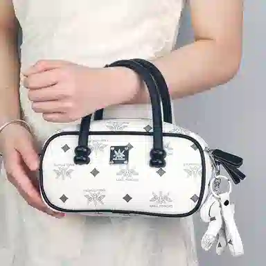 MISS GAIL BP Black White