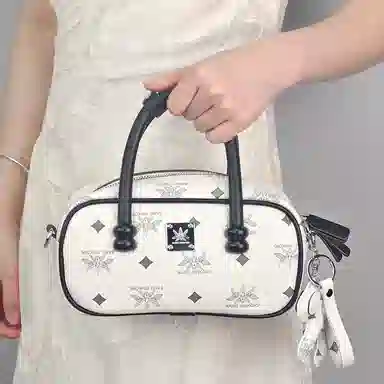 MISS GAIL BP Black White