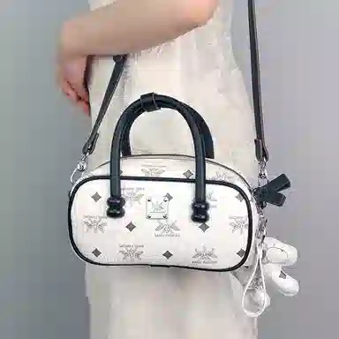 MISS GAIL BP Black White