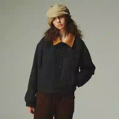 COUNTRY MOMENT