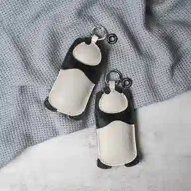 后鸟 熊猫 钥匙扣包包挂饰吊饰品车挂 羊皮 挂件 男女同款情侣款 白色黑色