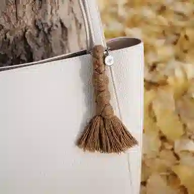 后鸟 无忧小扫帚烦恼都快走包包挂饰配饰品钥匙扣链小众本命年新中式国潮古风高级感简约个性创意趣味好运 绵羊毛 挂件 男女同款情侣款