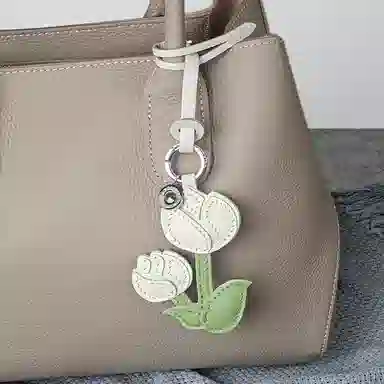 后鸟 郁金香花花朵可爱小众 手工真皮小羊皮 包包挂件钥匙扣吊饰挂饰车挂件 男女同款情侣款 粉色绿色白色