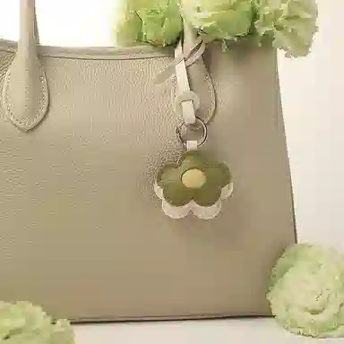 后鸟 原创设计师小众小花花朵优雅小清新 手工小羊皮真皮 包包挂件钥匙扣汽车挂件 男女同款情侣款 橄榄绿大地棕香草紫公主粉色