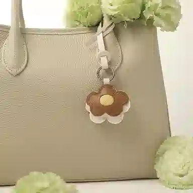 后鸟 原创设计师小众小花花朵优雅小清新 手工小羊皮真皮 包包挂件钥匙扣汽车挂件 男女同款情侣款 橄榄绿大地棕香草紫公主粉色