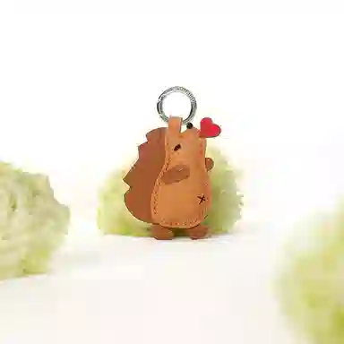 后鸟 小刺猬爱心可爱小众呆萌优雅 小羊皮手工真皮 钥匙扣包包挂件车挂 男女同款情侣款 大地色 棕色 美拉德配色