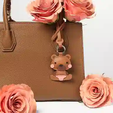 后鸟 原创趣味设计小熊可爱手工真皮小众新中式高级感轻奢玩偶玩具汽车吊饰品 羊皮 包包挂件钥匙扣链 男女同款情侣款 美拉德配色