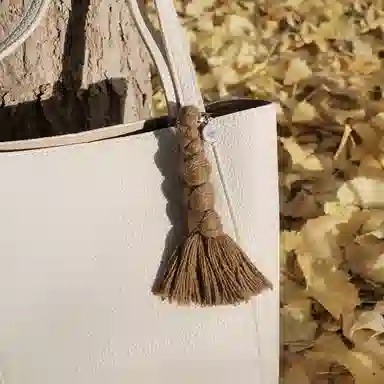 后鸟 无忧小扫帚烦恼都快走包包挂饰配饰品钥匙扣链小众本命年新中式国潮古风高级感简约个性创意趣味好运 绵羊毛 挂件 男女同款情侣款