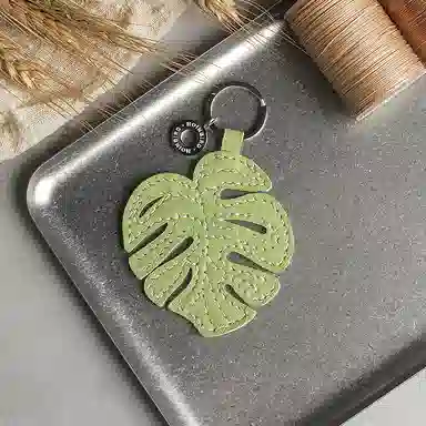 后鸟 龟背竹可爱小清新 钥匙扣包包吊饰汽车饰品 羊皮 挂件 男女同款情侣款 牛油果绿色