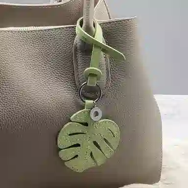 后鸟 龟背竹可爱小清新 钥匙扣包包吊饰汽车饰品 羊皮 挂件 男女同款情侣款 牛油果绿色