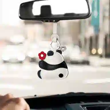 后鸟 捧花花熊猫可爱 简约轻奢原创设计 羊皮 挂件 男女同款情侣款