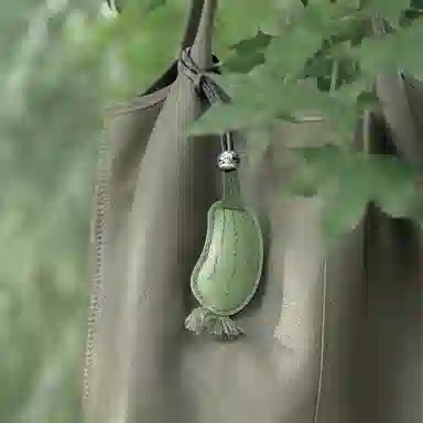 后鸟 【小丝瓜，火气退退退】趣味原创小清新可爱真皮手工皮质包包挂饰吊饰小众个性优雅高级感轻奢 头层羊皮牛皮 挂件 男女同款情侣款