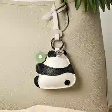 后鸟 大熊猫花花可爱呆萌包包挂件挂饰吊饰品车挂小众 小羊皮 钥匙扣 男女同款情侣款 黑白