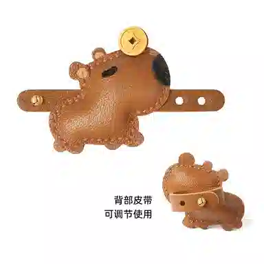 后鸟 头顶有钱了的卡皮巴拉包包挂饰配饰品可爱水豚高级感新中式国潮小众玩偶简约轻奢真皮手工美拉德色好运 羊皮 挂件 男女同款情侣款