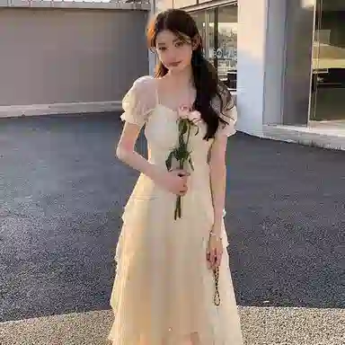 桴生 泡泡袖法式方领温柔短袖连衣裙 女款