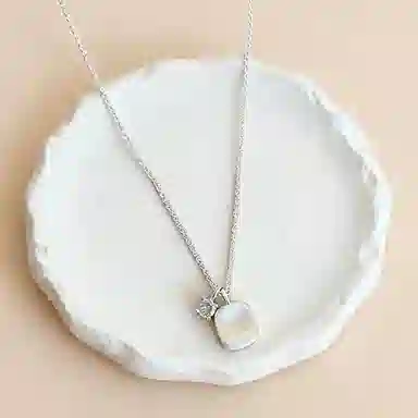 990