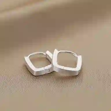 990