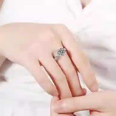 S925