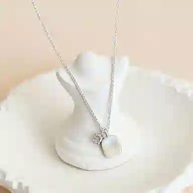 990