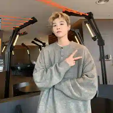 Fakeyoung cleanfitLOGOchic