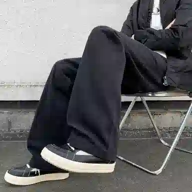 Fakeyoung cleanfitvibelogo