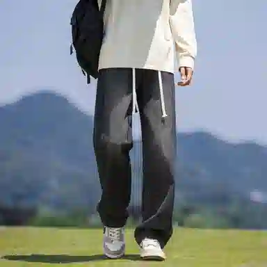 Fakeyoung LOGO