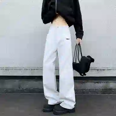 Fakeyoung cleanfitvibelogo