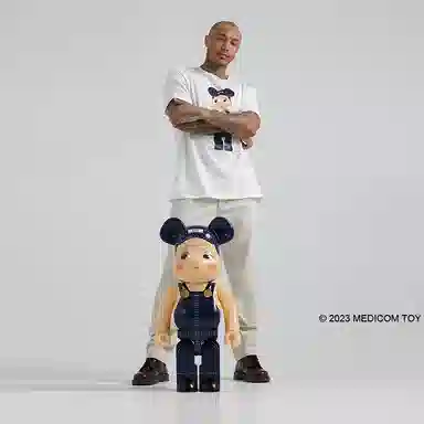 Lee X BERBRICK FW23 T