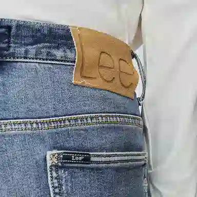 Lee