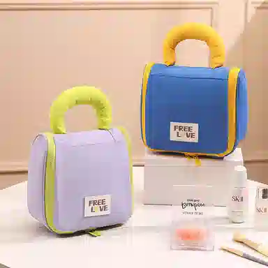 悦语美妆包 便携收纳防尘 高颜值化妆包大容量手提化妆品包旅行棉花糖色洗漱包