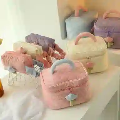 悦语实用少女心包 便携收纳防尘 化妆包奶油灯芯绒可爱化妆包高级感可爱洗漱包便携大容量化妆品收纳包